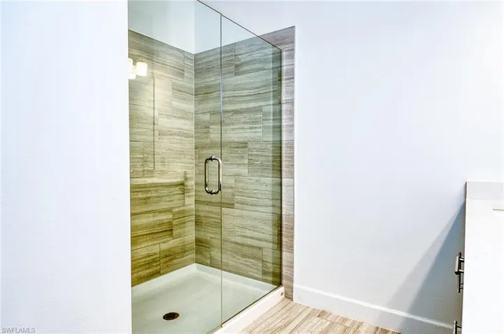 Master Bath 4153 Sonoma Oaks For Lease, Esperanza Bustamante, Naples, Florida.