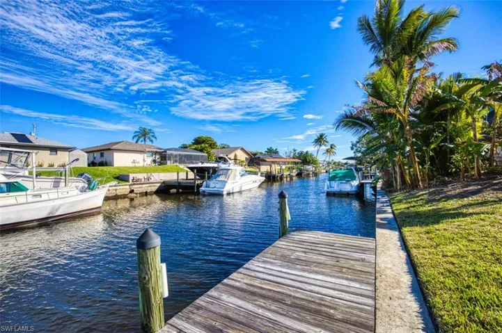 Direct Gulf Access home located on the Fermi Canal!