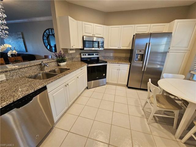 3027 Horizon LN # 2406, NAPLES FL 34109