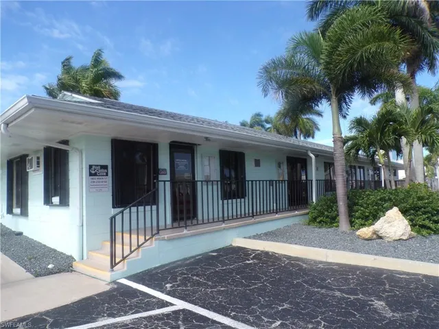 128 Cortez Way, Fort Myers Beach, Florida 33931