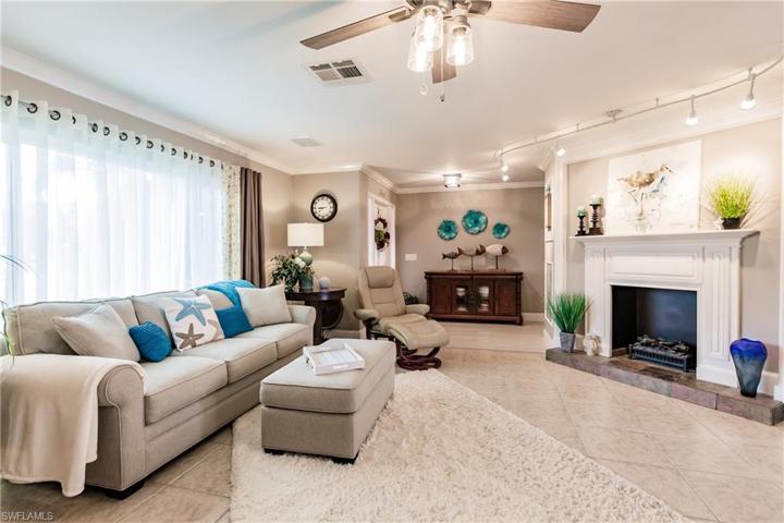 123  Saint Andrews  BLVD, Naples, FL 34113