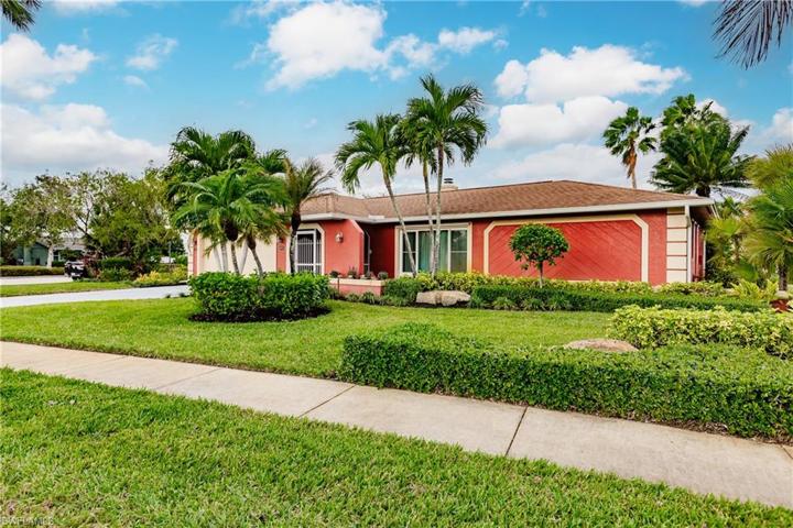 123  Saint Andrews  BLVD, Naples, FL 34113