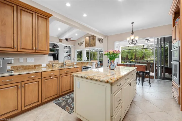 EAT IN KITCHEN
