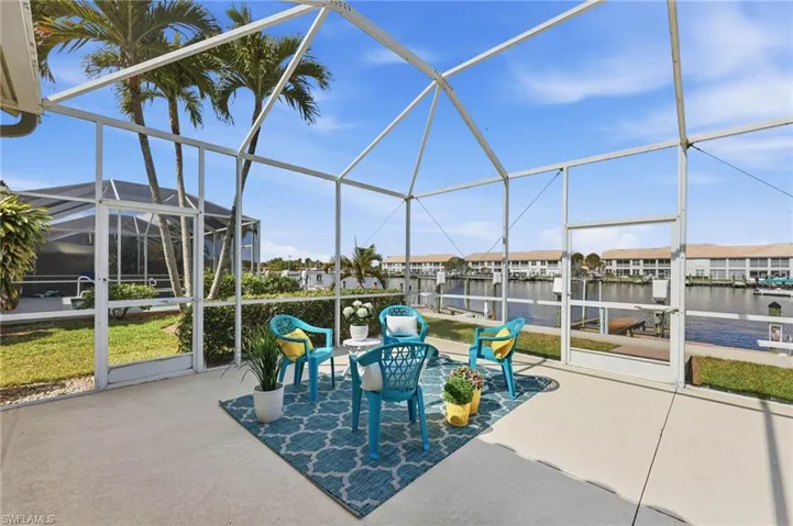 Oversized Lanai