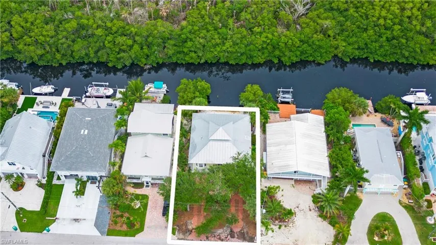1296  Grand Canal  DR, Naples, FL 34110