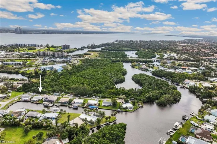 8151  Cleaves  RD, North Fort Myers, FL 33903