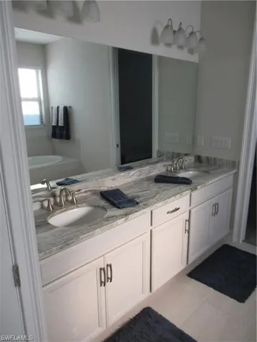 16382 Barclay Ct, Naples, Florida 34110
