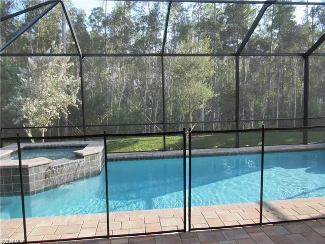 16382 Barclay Ct, Naples, Florida 34110