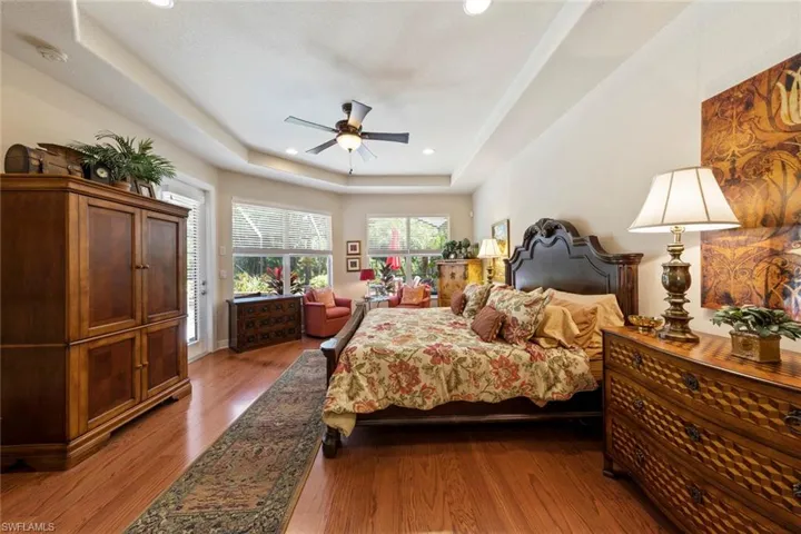 Master bedroom w/direct lanai access