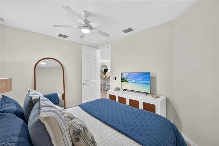 14939 Edgewater Cir, Naples, Florida 34114