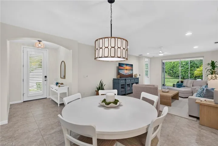 14939 Edgewater Cir, Naples, Florida 34114