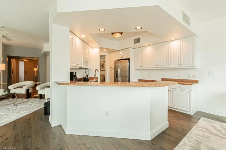 300 Dunes Blvd 105, Naples, Florida 34110
