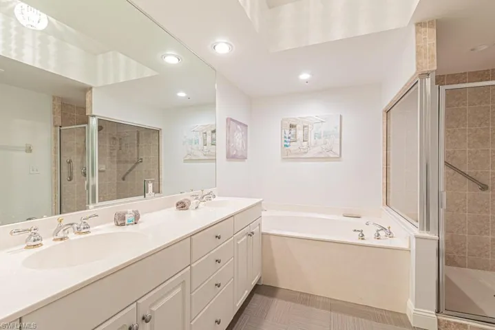 300 Dunes Blvd 105, Naples, Florida 34110
