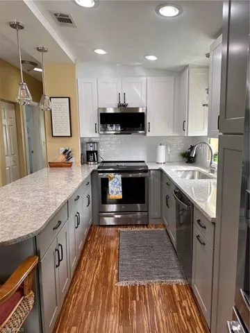 1141 Diamond Lake CIR, NAPLES FL 34114