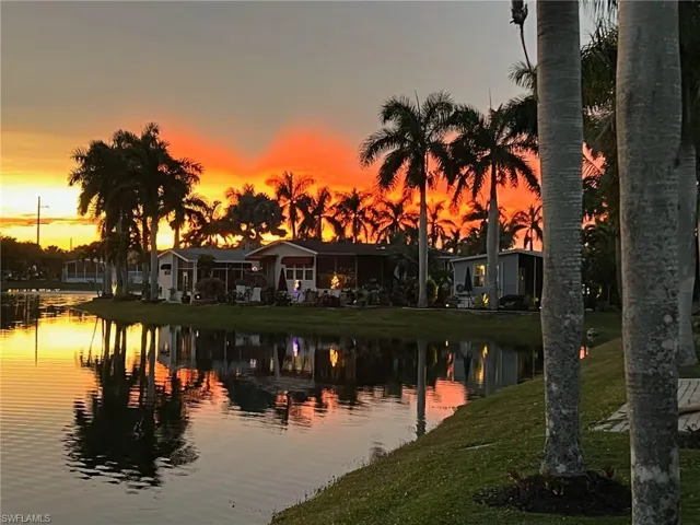 1141 Diamond Lake CIR, NAPLES FL 34114