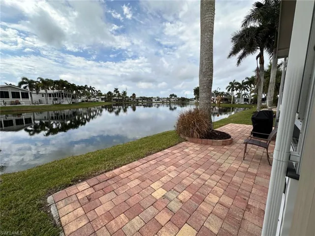 1141 Diamond Lake CIR, NAPLES FL 34114