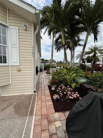 1141 Diamond Lake CIR, NAPLES FL 34114