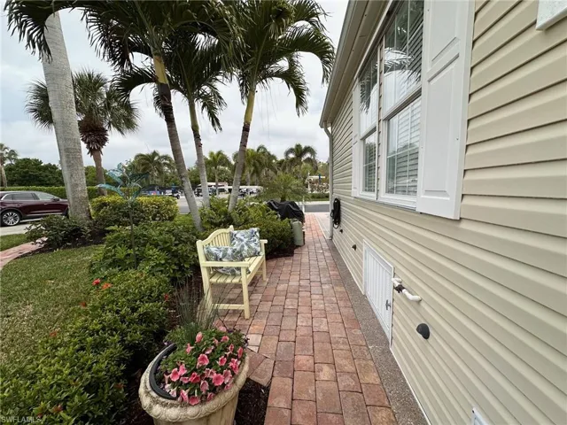 1141 Diamond Lake CIR, NAPLES FL 34114