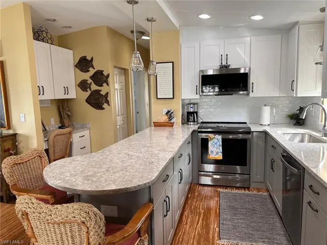 1141 Diamond Lake CIR, NAPLES FL 34114