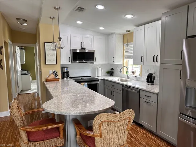 1141 Diamond Lake CIR, NAPLES FL 34114