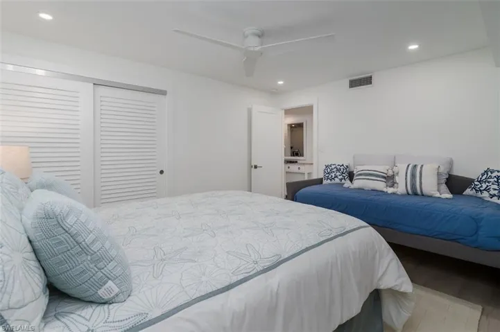 This Guest room also has a trundle bed.