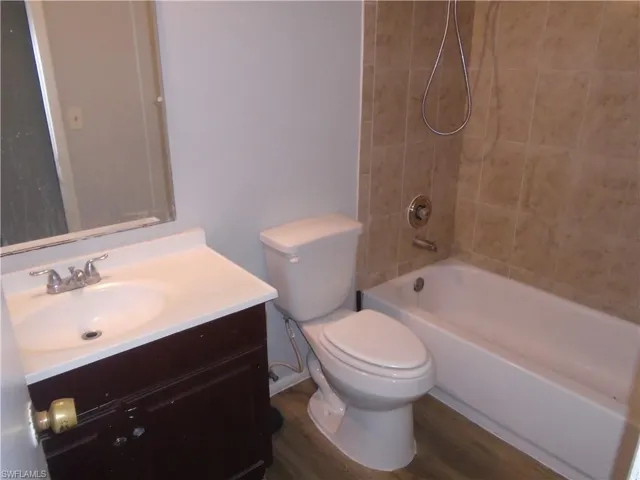 8263  Beacon  BLVD, Fort Myers, FL 33907