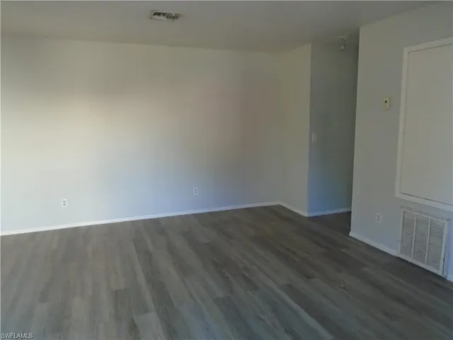 8263  Beacon  BLVD, Fort Myers, FL 33907
