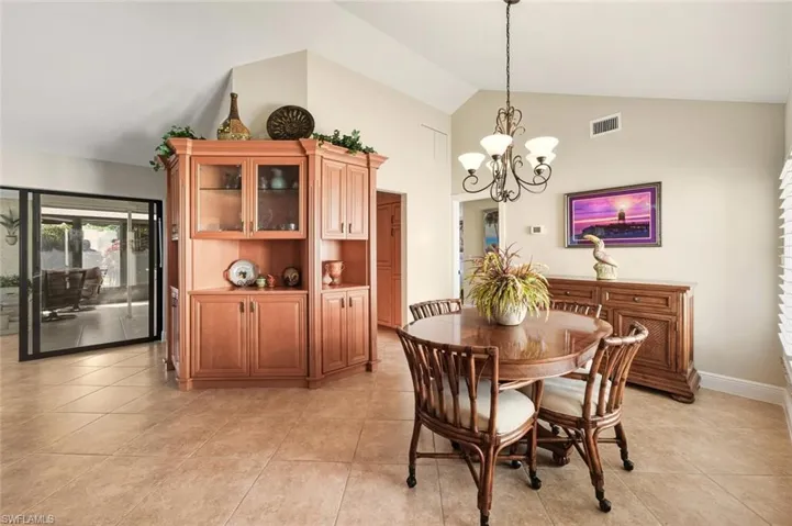 738  Reef Point  CIR, Naples, FL 34108