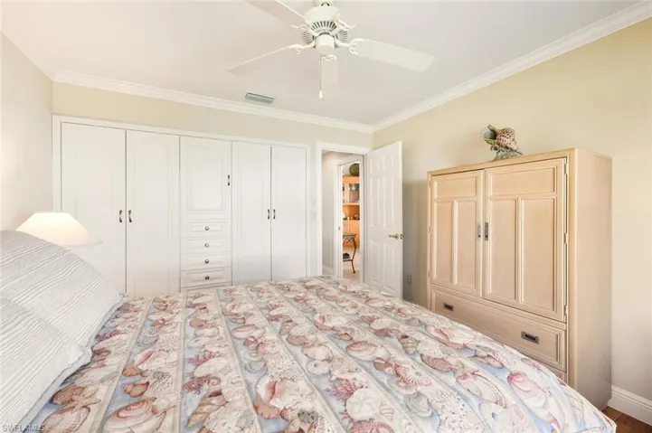 738  Reef Point  CIR, Naples, FL 34108