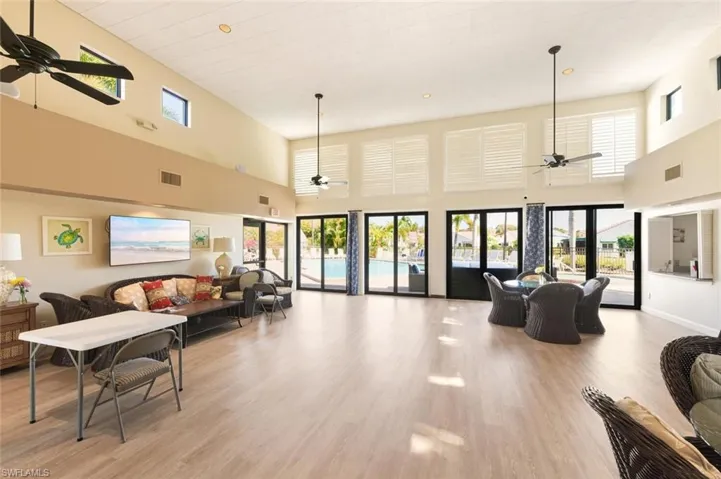 738  Reef Point  CIR, Naples, FL 34108