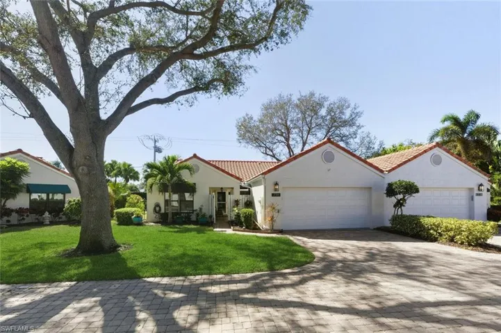 738  Reef Point  CIR, Naples, FL 34108