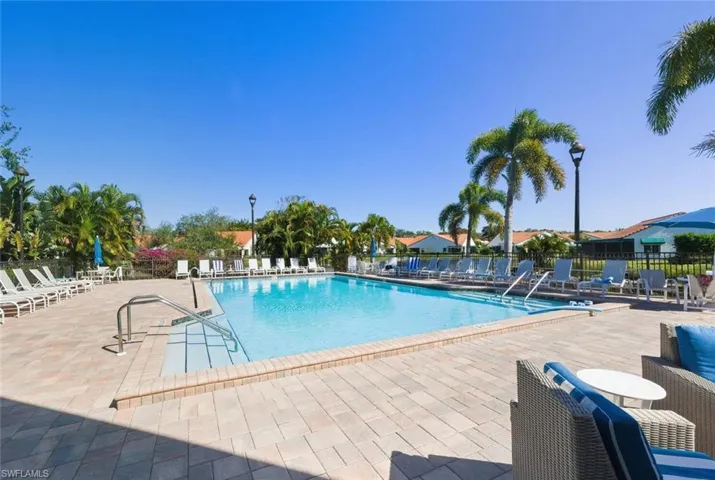 738  Reef Point  CIR, Naples, FL 34108