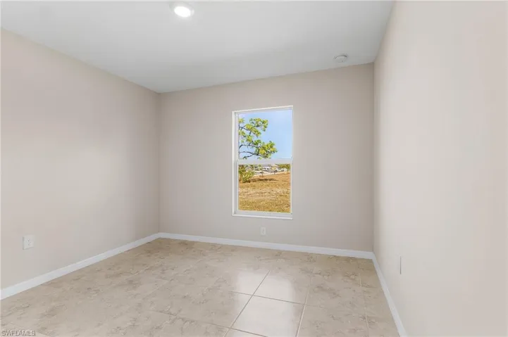 2817 Nw 22nd Pl, Cape Coral Fl 33993