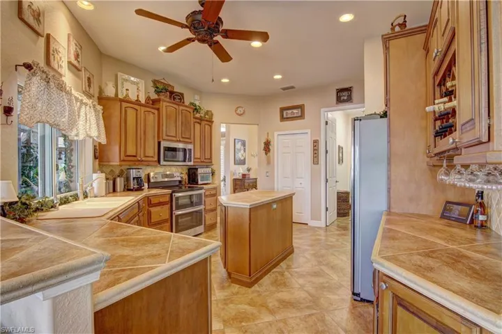 2619 SW 28th TER, CAPE CORAL FL 33914