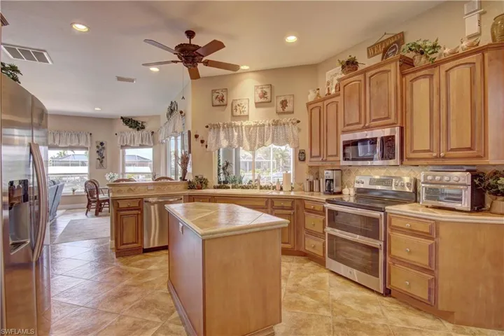 2619 SW 28th TER, CAPE CORAL FL 33914