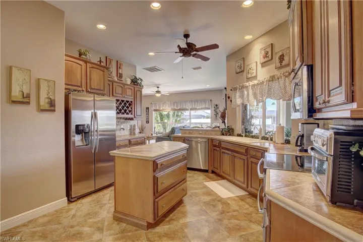 2619 SW 28th TER, CAPE CORAL FL 33914