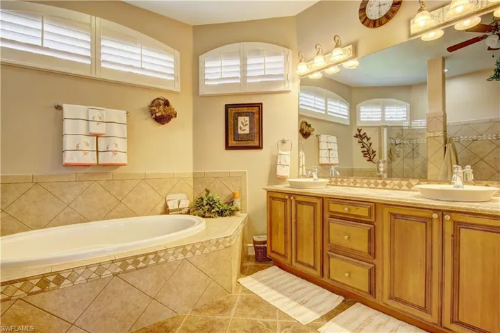 2619 SW 28th TER, CAPE CORAL FL 33914