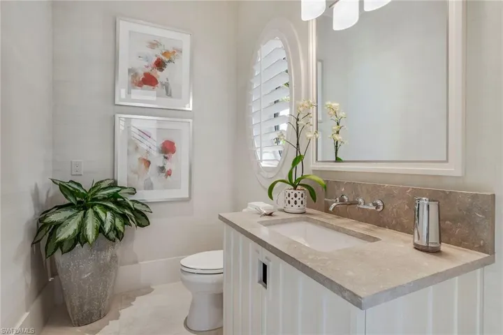 32 6th St S, Naples, Florida 34102