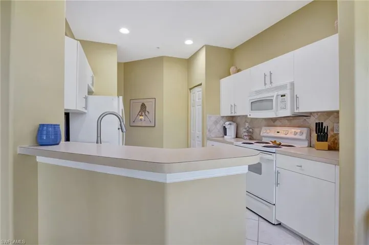 784  Carrick Bend  CIR, Naples, FL 34110