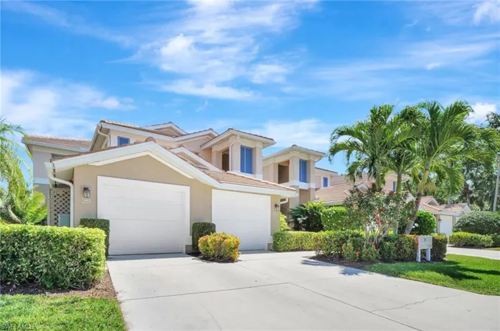 784  Carrick Bend  CIR, Naples, FL 34110