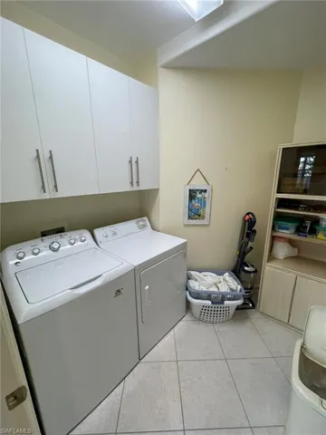 784  Carrick Bend  CIR, Naples, FL 34110