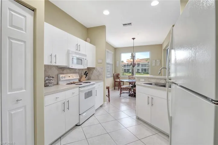784  Carrick Bend  CIR, Naples, FL 34110