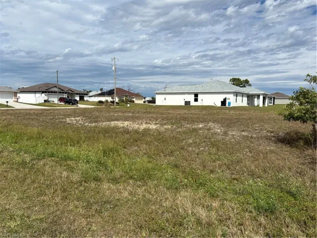 1701 Nw 11th Pl, Cape Coral Fl 33993