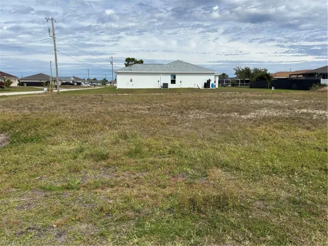 1701 Nw 11th Pl, Cape Coral Fl 33993