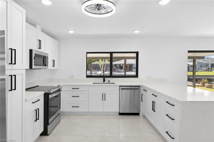 Stainless Steel Appliances with Soft Close Cabinetry