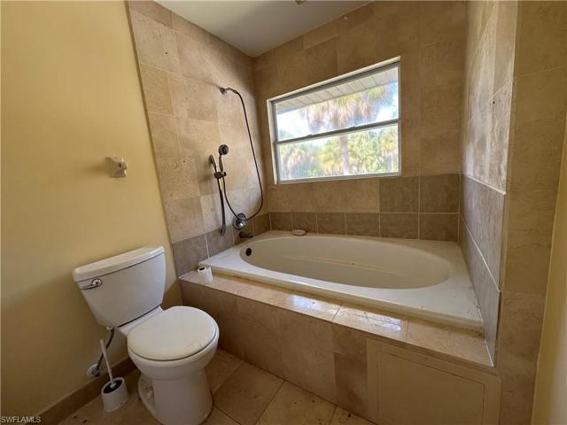 20708  Charing Cross  CIR, Estero, FL 33928