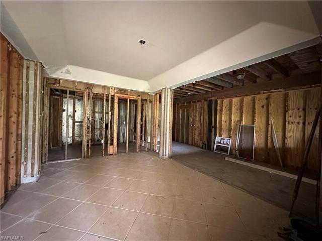 20708  Charing Cross  CIR, Estero, FL 33928