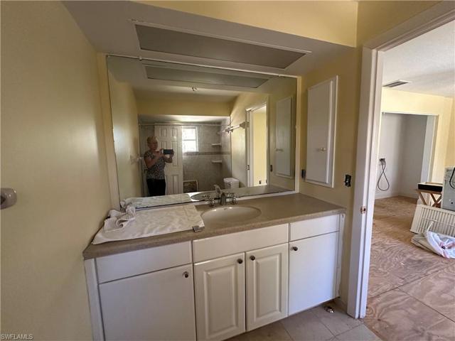 20708  Charing Cross  CIR, Estero, FL 33928