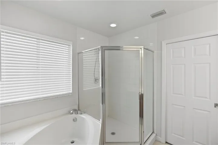 9656  Roundstone  CIR, Fort Myers, FL 33967