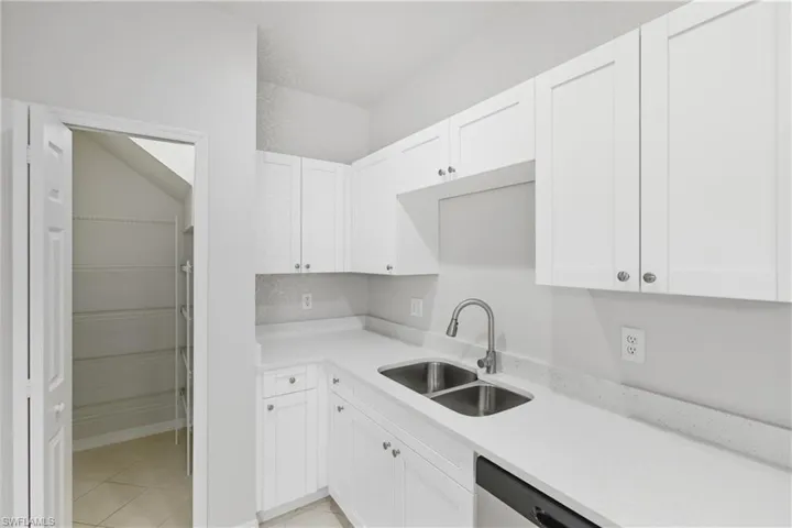 9656  Roundstone  CIR, Fort Myers, FL 33967